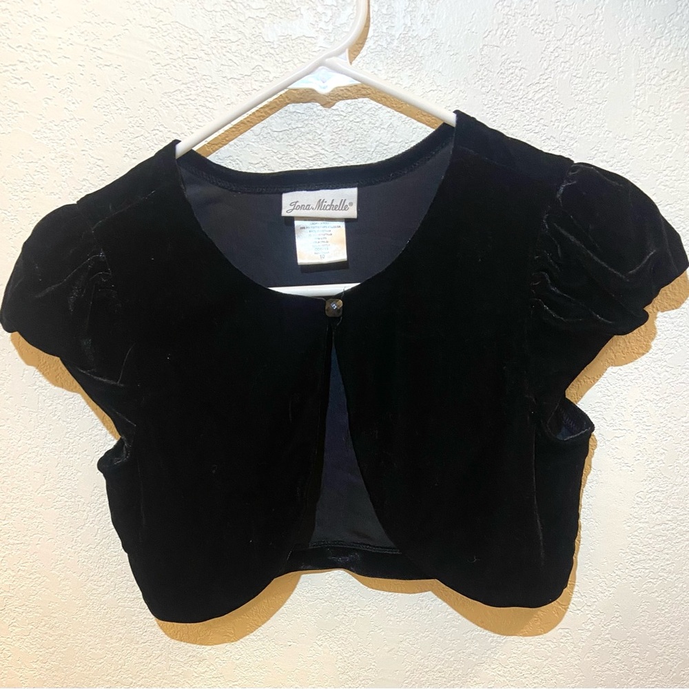 Cropped Black Shrug